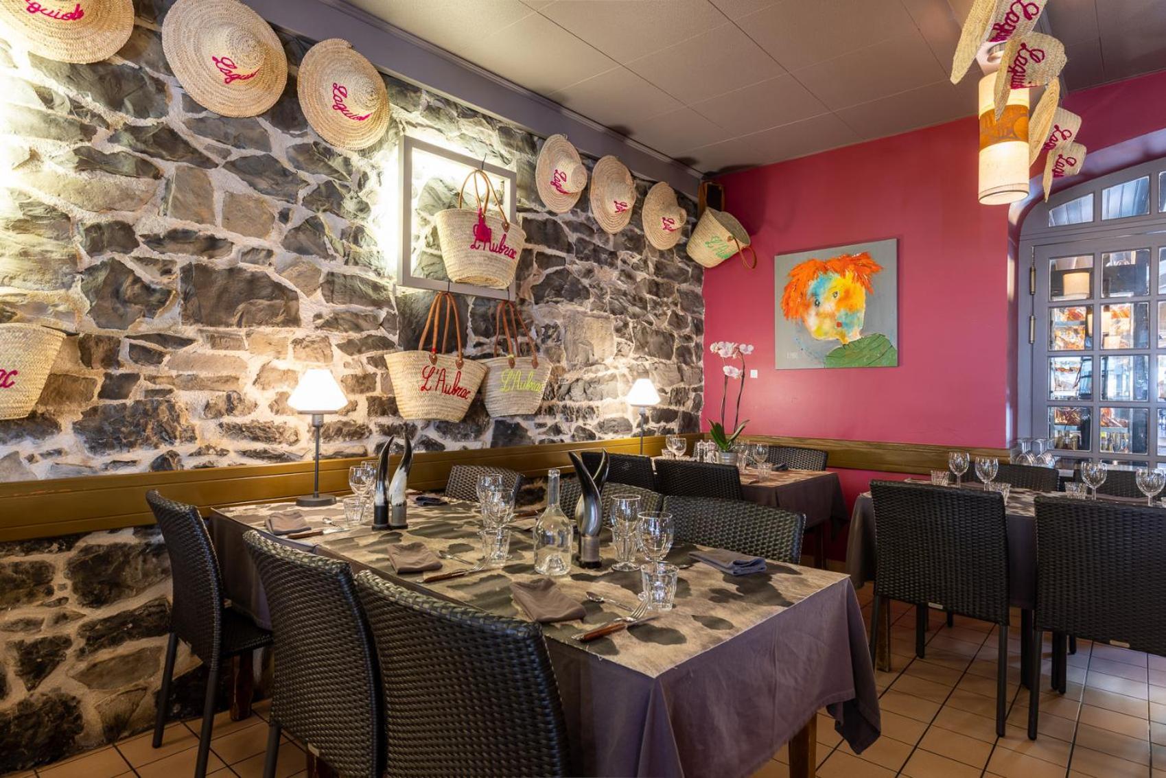 Hotel-Restaurant Logis L'Aubrac Laguiole Eksteriør bilde
